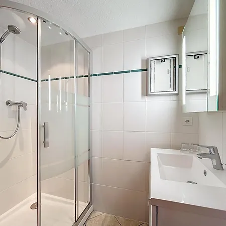 Boucanier 002 アパート